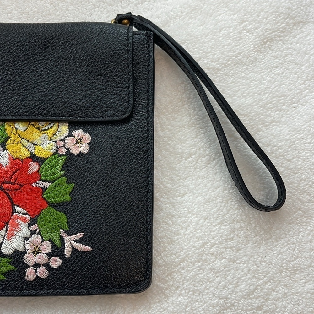 ETRO black leather envelop style clutch with floral & bird embroidery - Picture 2 of 9